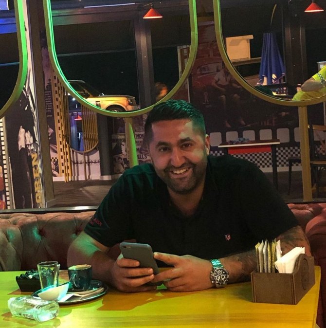 Balkon demirini keserken dördüncü kattan düşerek hayatını kaybetti