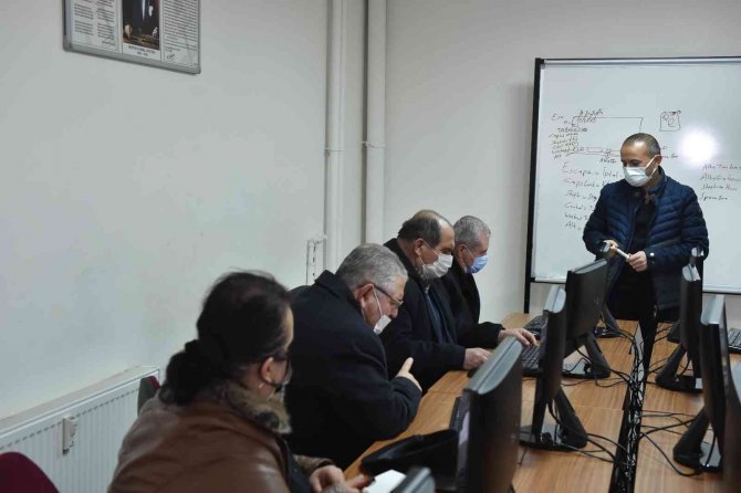 Başkent’te bilgisayar eğitimine muhtarlardan yoğun ilgi