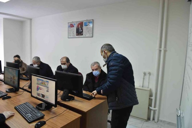 Başkent’te bilgisayar eğitimine muhtarlardan yoğun ilgi