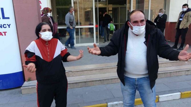 Karnında ölen bebeği için ameliyatlı halde mezarlığa geldi, gözyaşları sel oldu