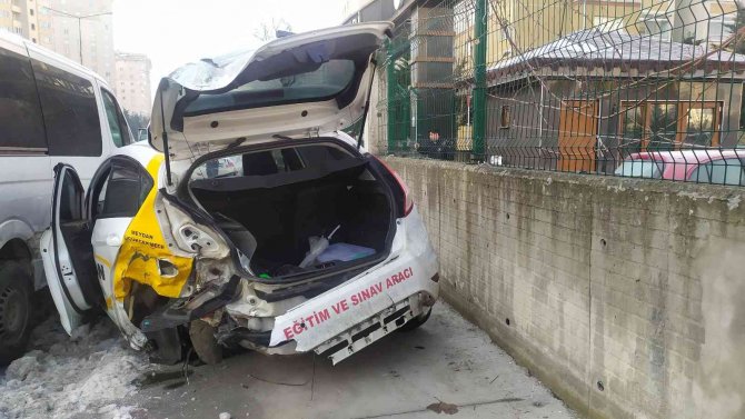 Küçükçekmece’de feci kaza: 1 yaralı