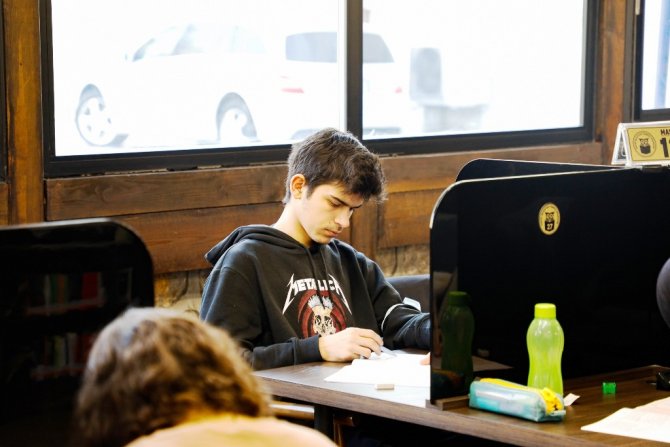 Nöbetçi kitaphanelerde sınav yoğunluğu