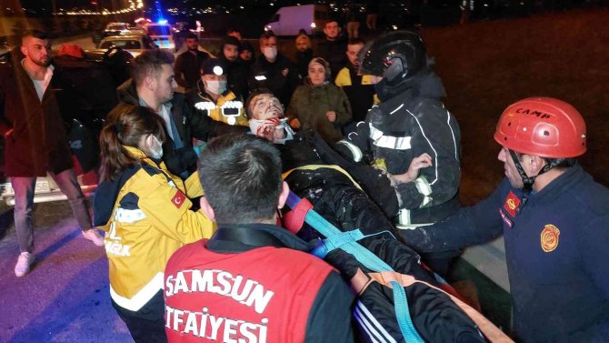 Otomobiliyle bariyere çarpan sağlık memuru ölümden döndü