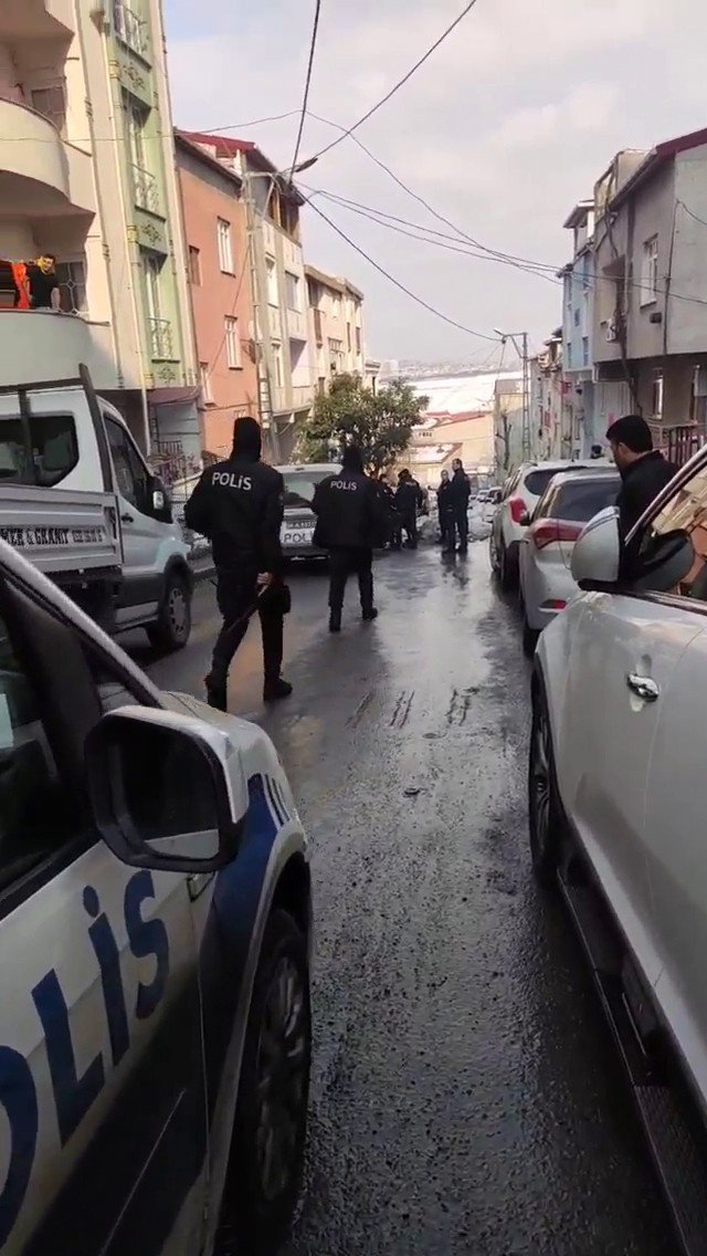 Polisin ’dur’ ihtarına uymayan şahıslar ortalığı birbirine kattı