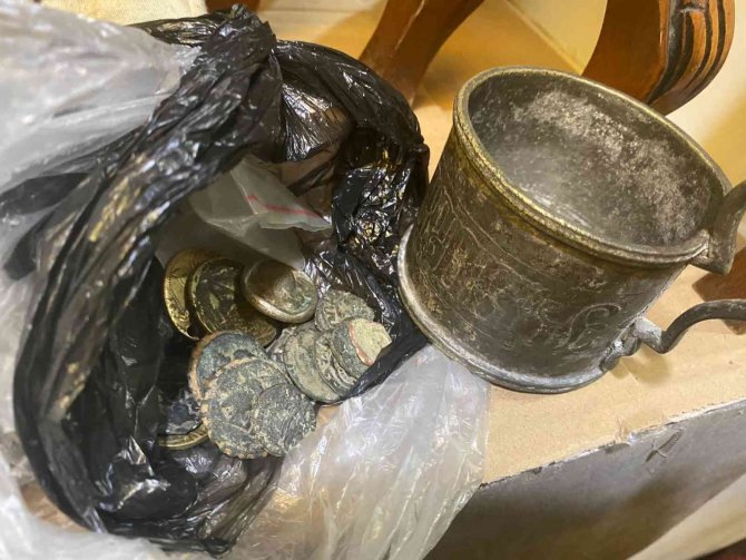Roma dönemine ait sikke ve objeler ele geçirildi