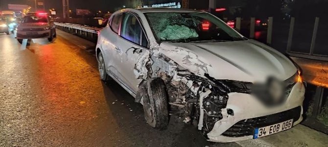 TEM Otoyolu’nda meydana gelen iki kazada 7 araç birbirine girdi: 4 yaralı