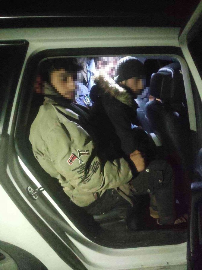 22 kaçak mülteci yakalandı