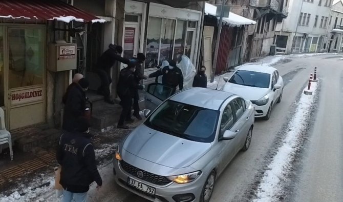 Adliyeye sevk edilen DEAŞ operasyonu şüphelileri adli kontrolle serbest kaldı