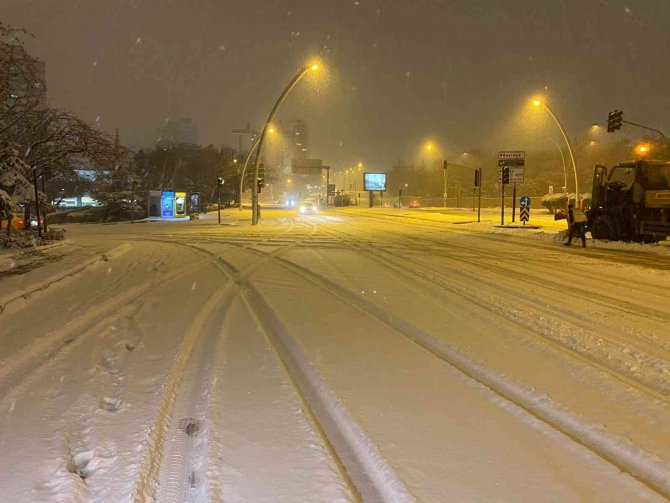 Ankara’da kar yağışı etkili oldu