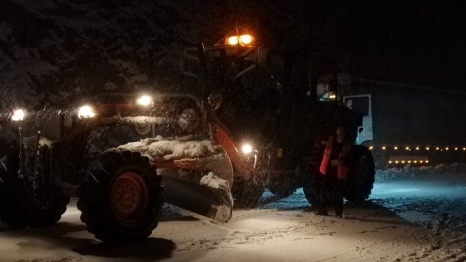 Antalya-Konya karayolu tırların geçişine kapatıldı