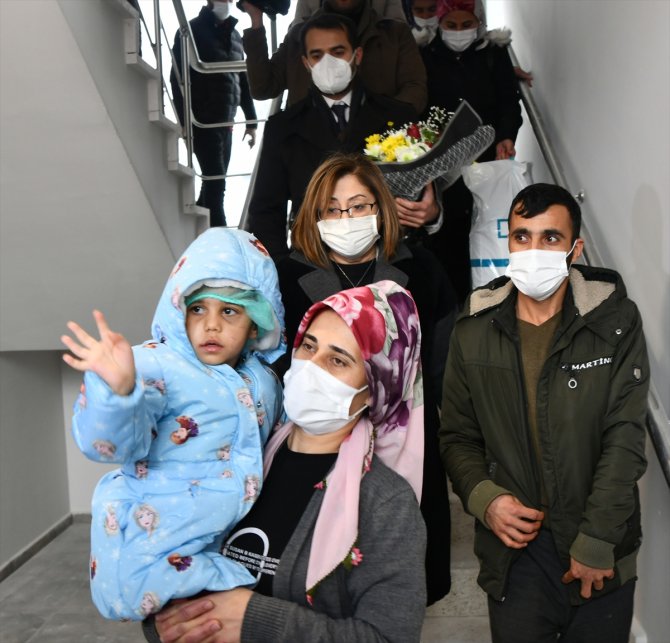 Taburcu edilen "minik Asiye" memleketi Gaziantep'e döndü