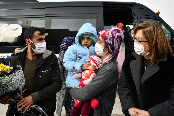 Taburcu edilen "minik Asiye" memleketi Gaziantep'e döndü