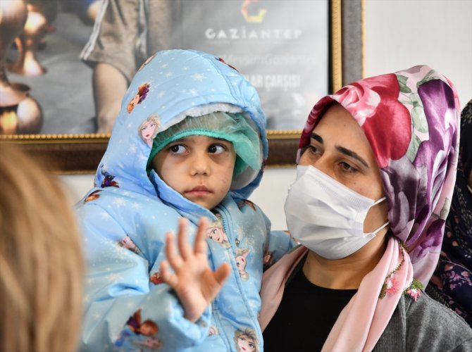 Taburcu edilen "minik Asiye" memleketi Gaziantep'e döndü