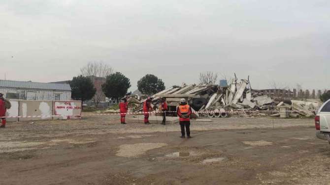 Deprem tatbikatı gerçeğini aratmadı