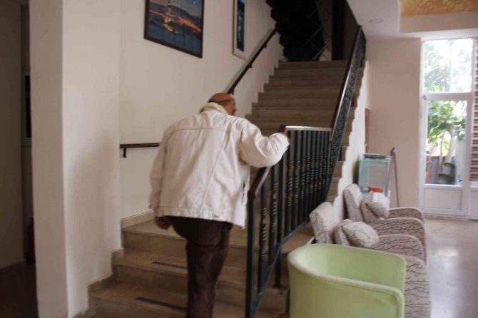 Evsiz vatandaşlara Marmaris Kaymakamlığı sahip çıktı