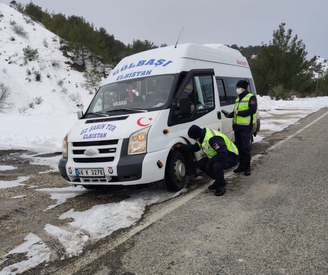 Jandarma ekiplerinden kış lastiği denetimi