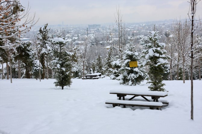 Meram beyaz örtüsüyle görenleri büyülüyor