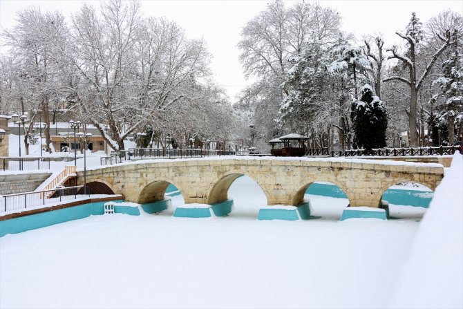 Meram beyaz örtüsüyle görenleri büyülüyor