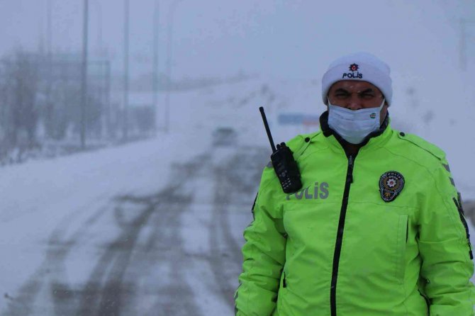 Konya’da kar yağışı yeniden başladı