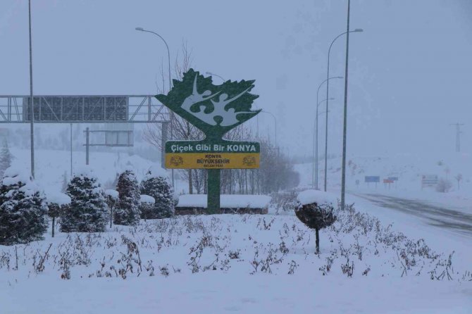 Konya’da kar yağışı yeniden başladı