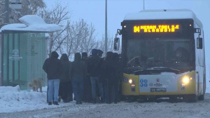Konya’da kar yağışı yeniden başladı