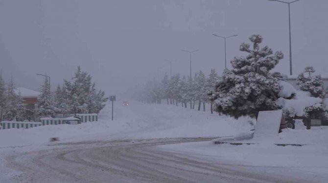Konya’da kar yağışı yeniden başladı