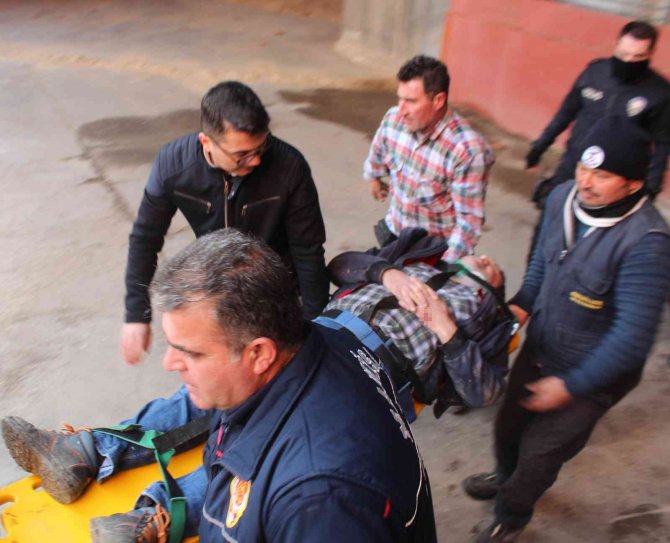 Kuyuya düşen işçi kurtarıldı