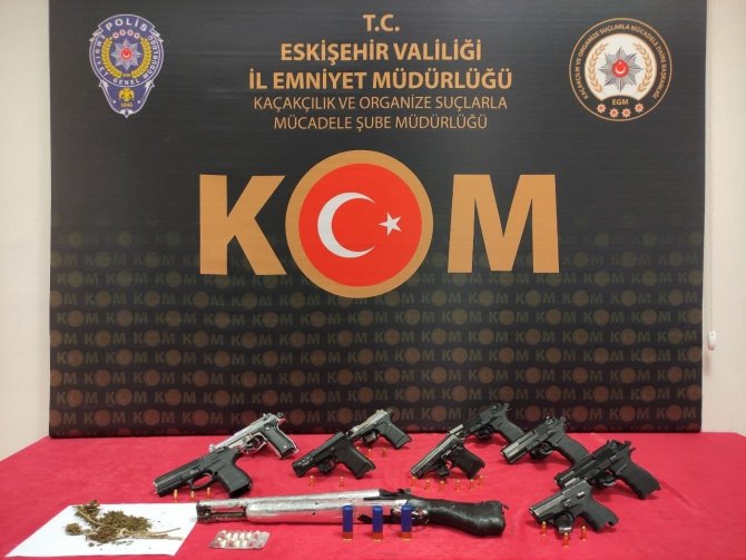 Silah satıcılarına özel harekât operasyonu