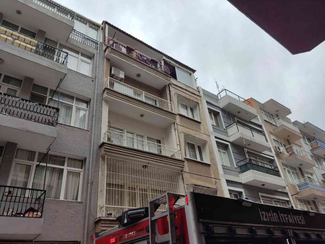 4 katlı binada yangın paniği