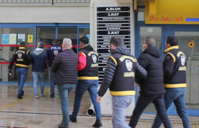 Çocuklarının gözü önünde eski eşi ve ailesine saldıran şahıs tutuklandı