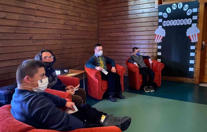 Down sendromlu çocuklara özel sinema