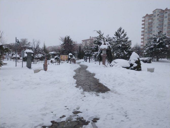 Konya’da karın keyfini çocuklar çıkardı
