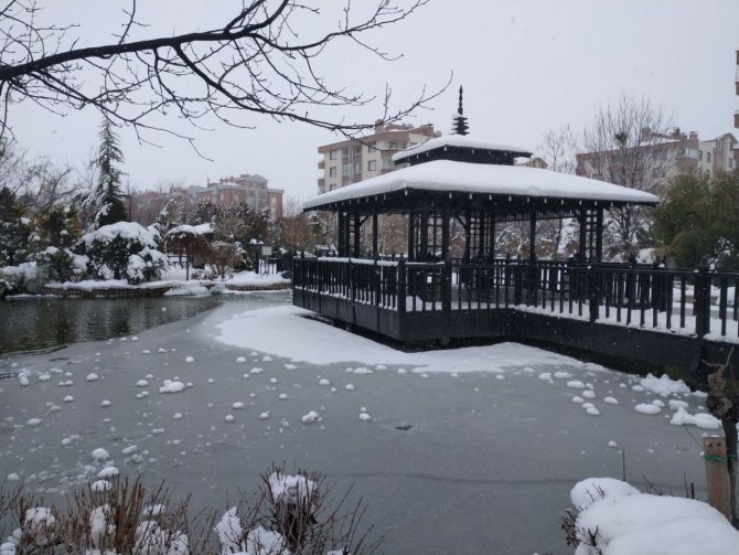 Konya’da karın keyfini çocuklar çıkardı