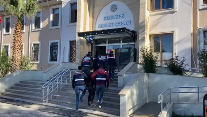 Mardin’de çeşitli suçlardan aranan 18 kişi JASAT tarafından yakalandı