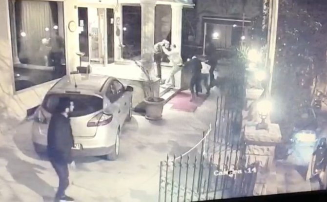 Otelde silahlı çatışma kamerada