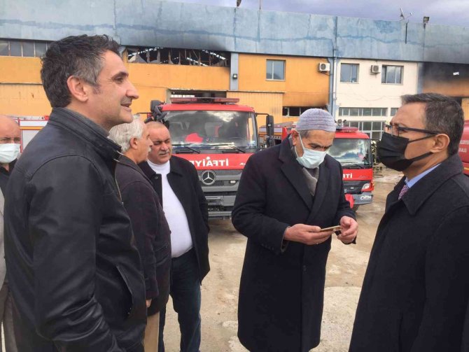 Plastik kasa fabrikasında yangın