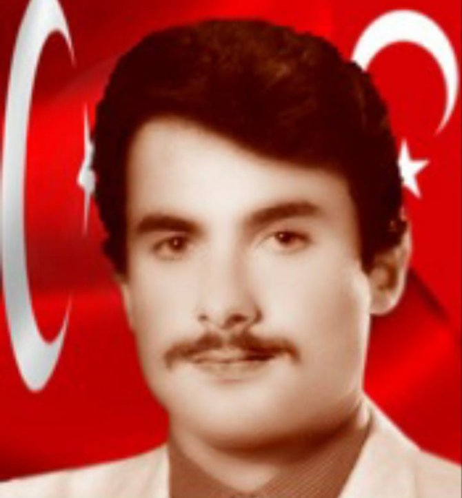 Şehit asteğmen kabri başında dualarla anıldı