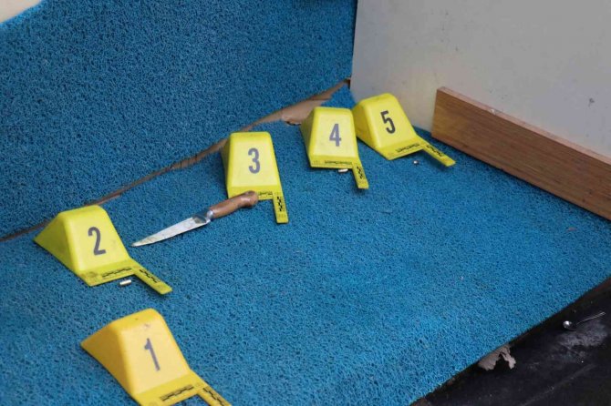 Seyyar telefoncu ile müşterinin tartışması kanlı bitti