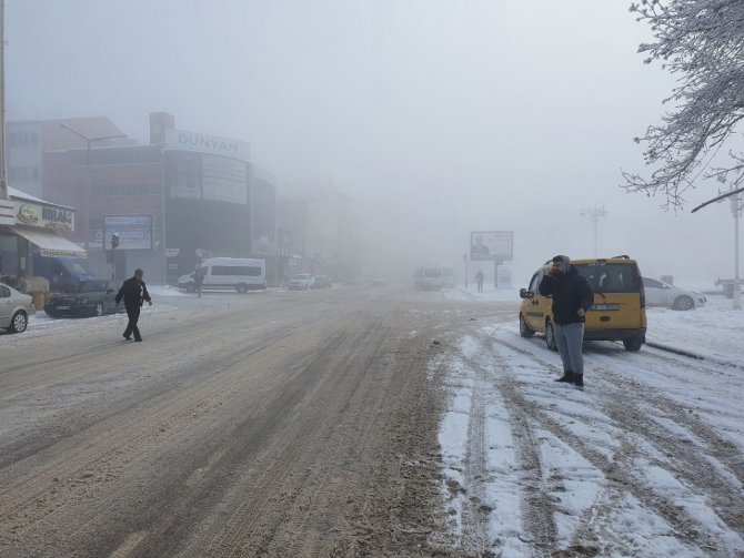 Sis etkili oldu, göz gözü görmedi