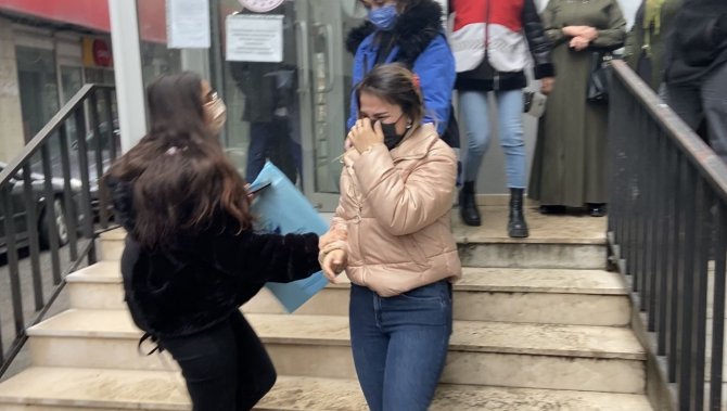 Şişli’de kendisini kaçıran eşi tahliye edildi, gözyaşlarını tutamadı