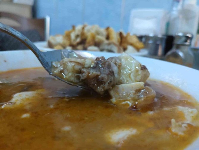 Soğuk havalarda doğal şifa deposu ’Kelle paça’ çorbası