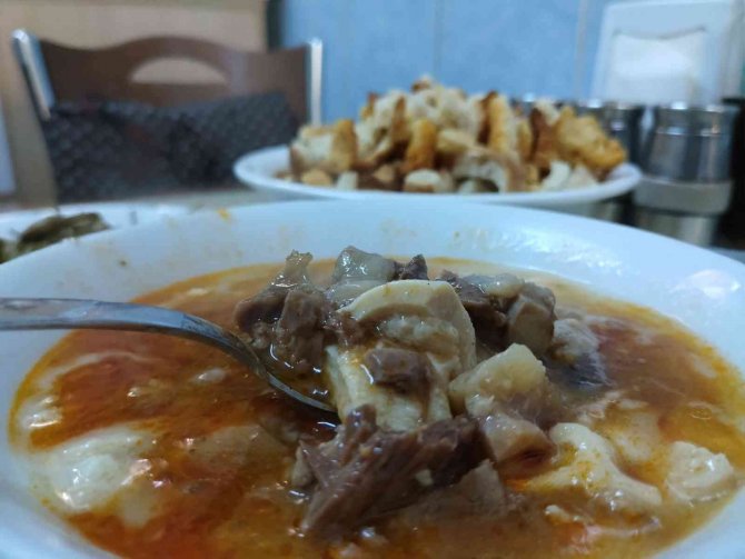 Soğuk havalarda doğal şifa deposu ’Kelle paça’ çorbası