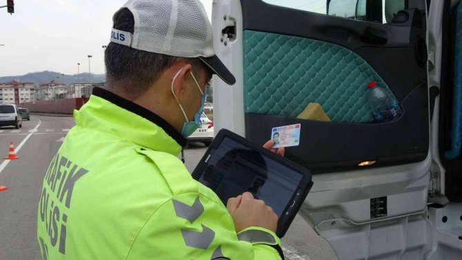 Tır sürücülerine denetim