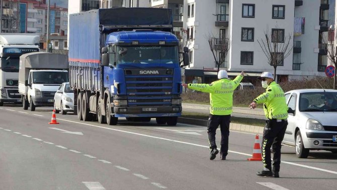 Tır sürücülerine denetim