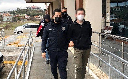 Tonlarca inşaat malzemesi çaldılar, polisten kurtulamadılar