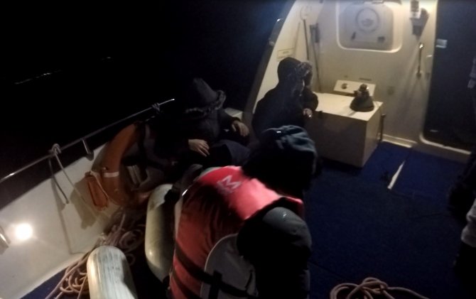Üç olayda 37 düzensiz göçmen kurtarıldı