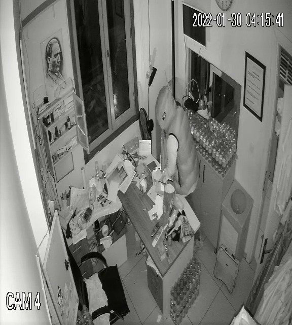 Üsküdar’da amatör futbolcudan eski takımına hırsızlık şoku