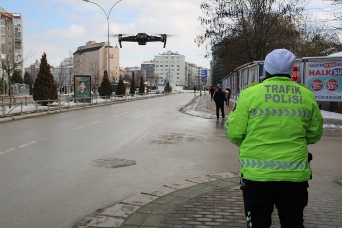 Drone destekli trafik denetiminde kış lastiği de kontrol edildi