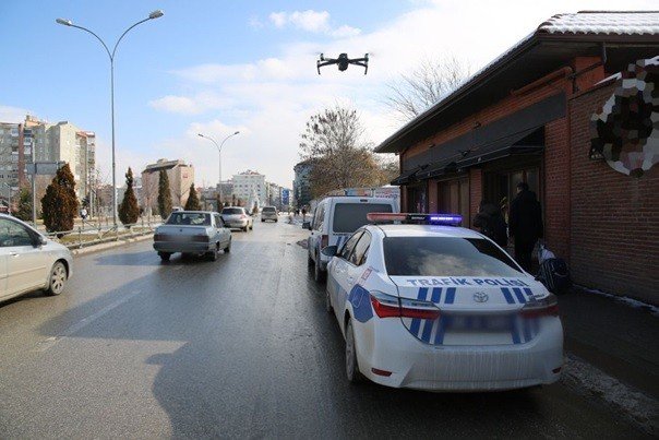 Drone destekli trafik denetiminde kış lastiği de kontrol edildi