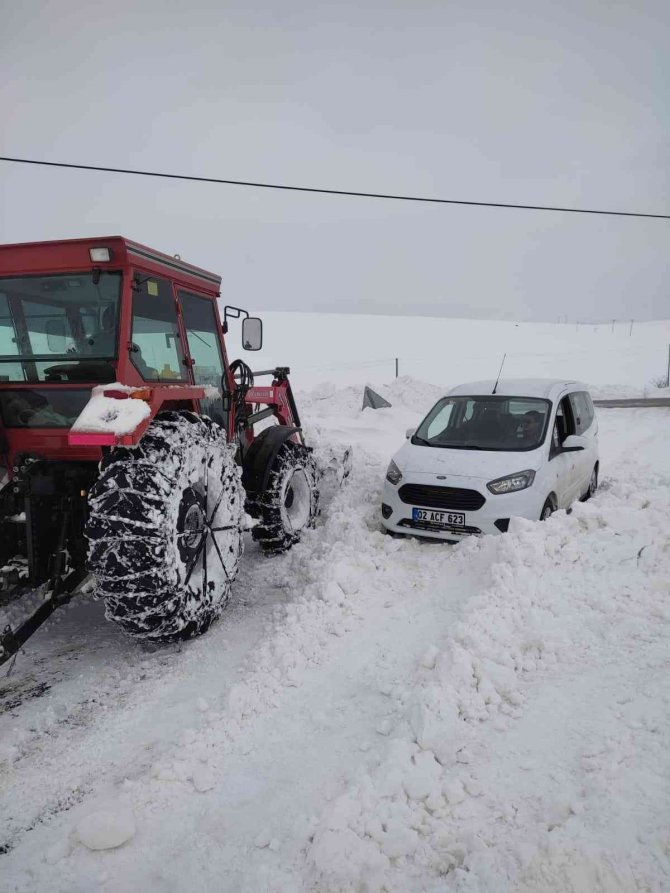 Mahsur kalan ekibi muhtar kurtardı
